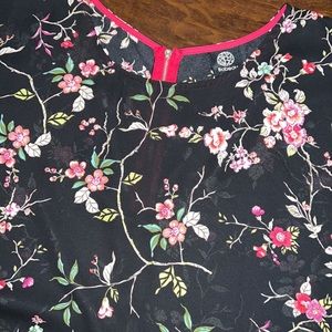 5/$10!! Bobeau Floral Blouse